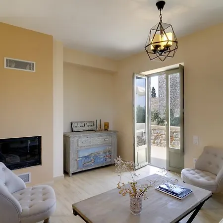 Nikoloudi Estate Tatil Evi *