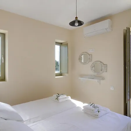 Tatil Evi Nikoloudi Estate *