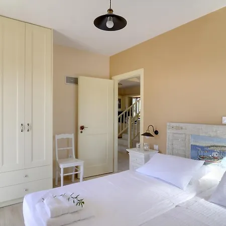 Nikoloudi Estate