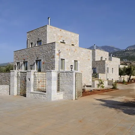 Nikoloudi Estate * Agios Nikolaos (Mani)