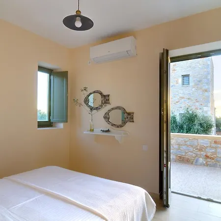 Nikoloudi Estate