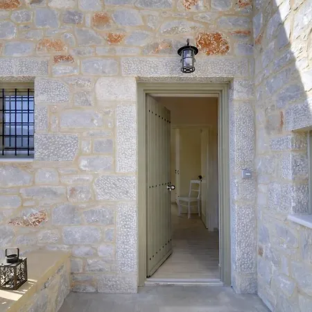 Nikoloudi Estate Tatil Evi