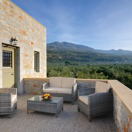 Nikoloudi Estate *