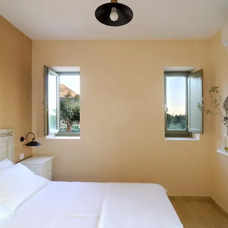 Nikoloudi Estate * Agios Nikolaos (Mani)