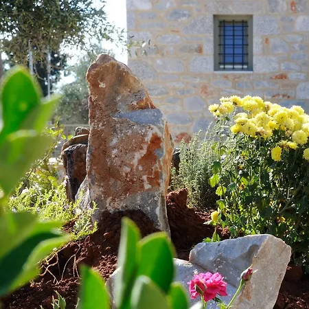 Nikoloudi Estate