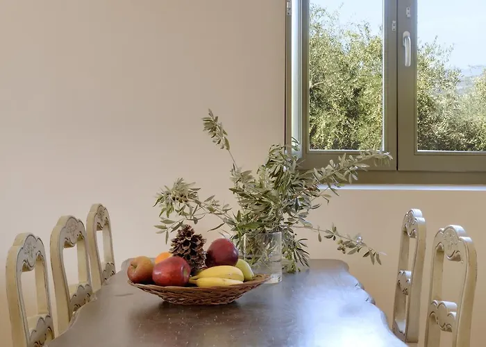 Nikoloudi Estate * Agios Nikolaos (Mani)