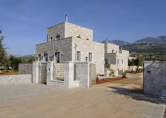 Nikoloudi Estate * Agios Nikolaos (Mani)